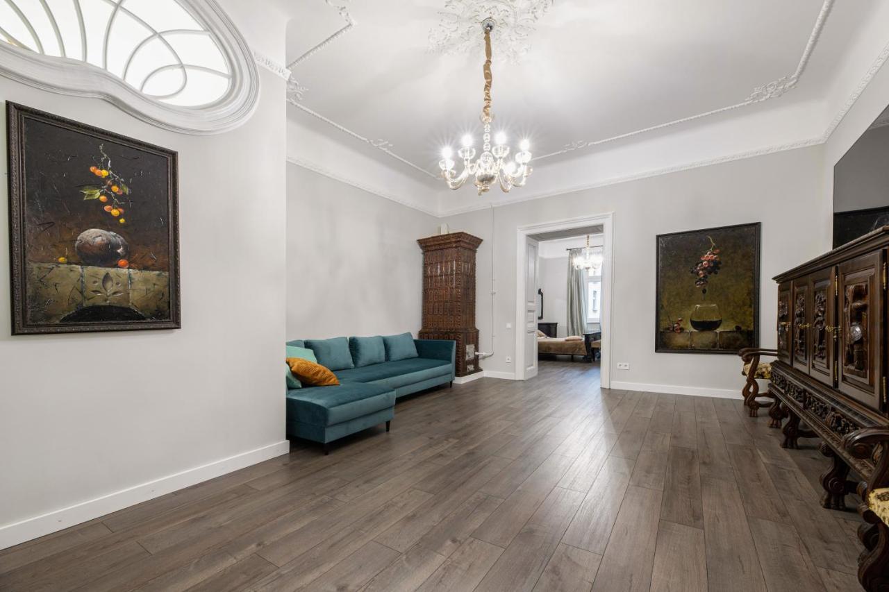 3 Room Apartments , Rohatyntsyv Street Lviv Exterior photo